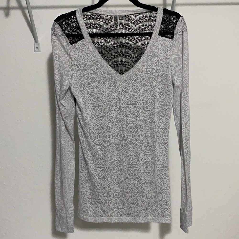 BKE ‘Ease’ Women’s Shirt Size S